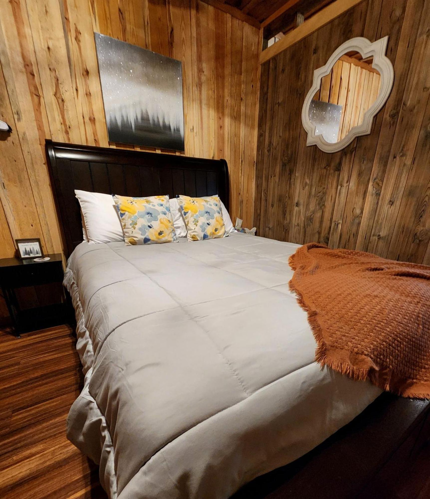 Unique Country Cabin Meets Farmhouse Modern!!! Mena Exteriér fotografie