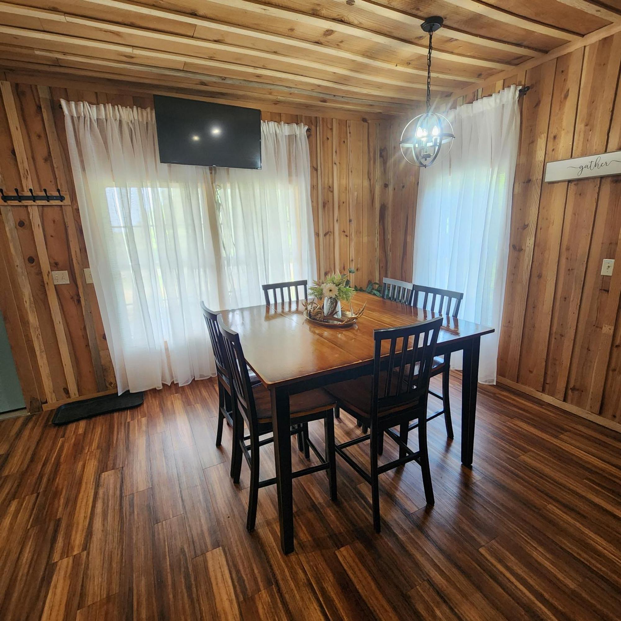 Unique Country Cabin Meets Farmhouse Modern!!! Mena Exteriér fotografie