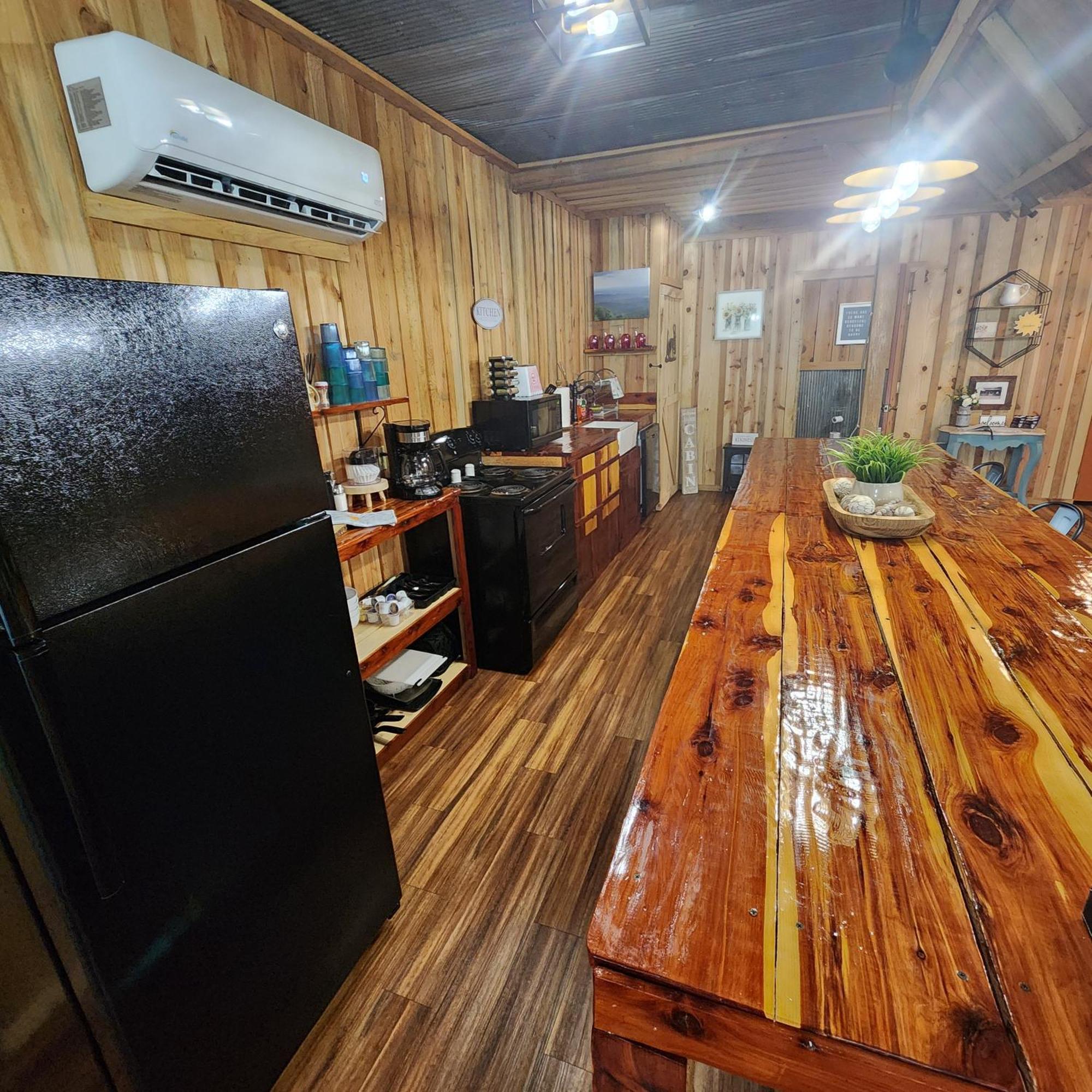 Unique Country Cabin Meets Farmhouse Modern!!! Mena Exteriér fotografie
