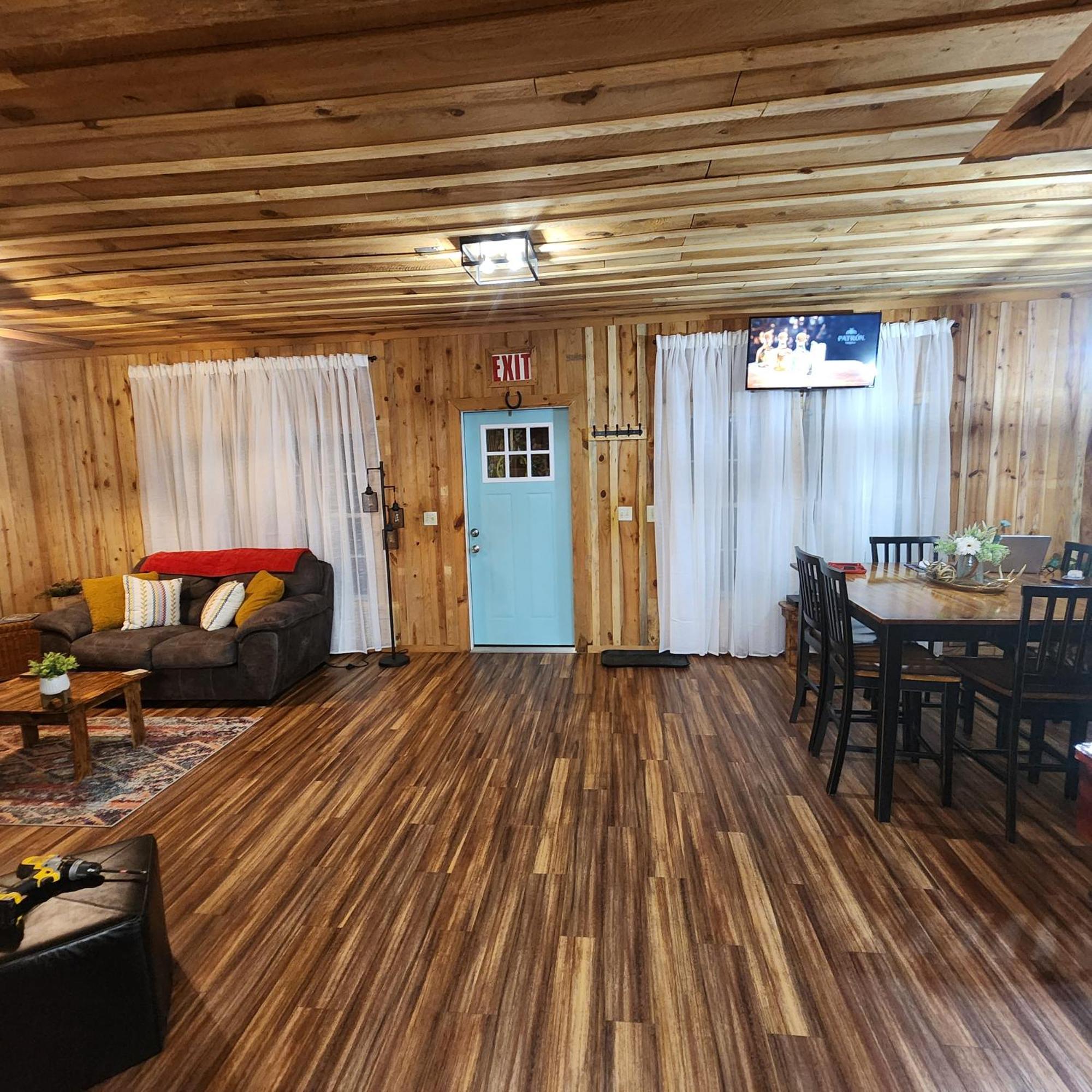 Unique Country Cabin Meets Farmhouse Modern!!! Mena Exteriér fotografie